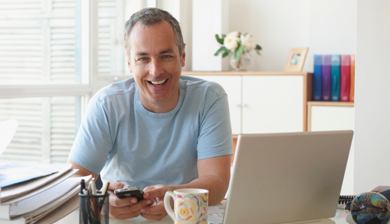 Trabalho híbrido: entenda como funciona e saiba qual é o papel do RH