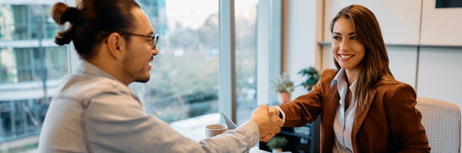 Admissão de funcionários: guia para o processo online e offline