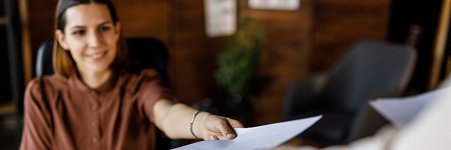 Ex-colaborador: por que e como fazer uma carta de recomendação?