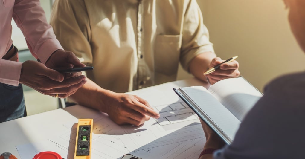 Descubra o poder do feedback construtivo para o crescimento da PME